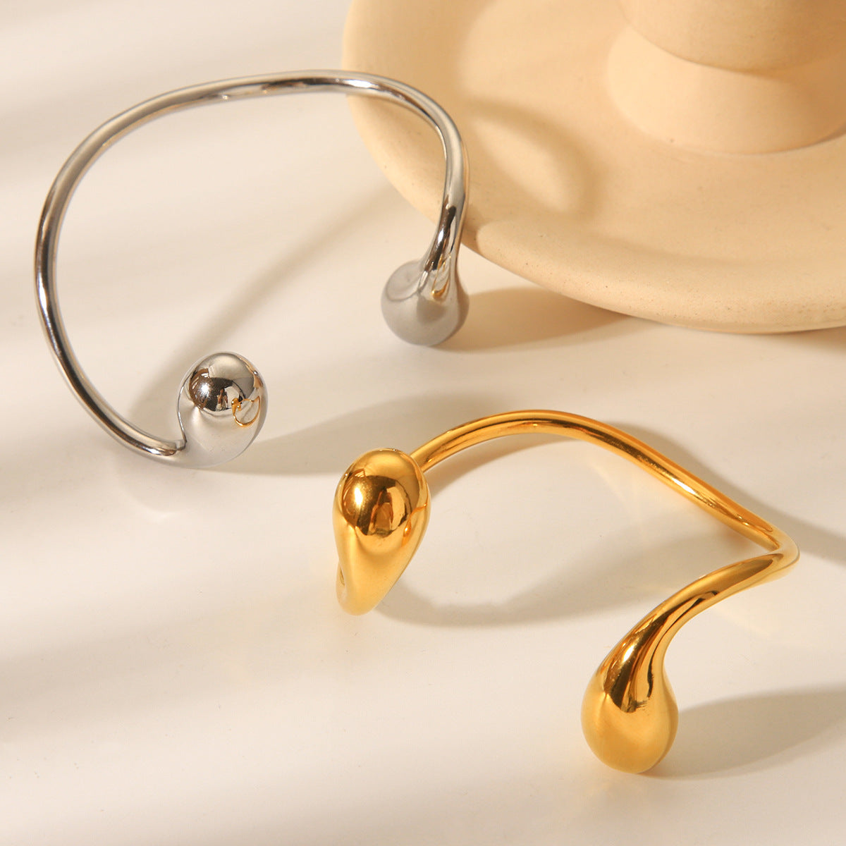 Fashionable Asymmetric Open Cuff Bracelet 18K Gold Plated Stainless Steel Trendy Hand Jewelry