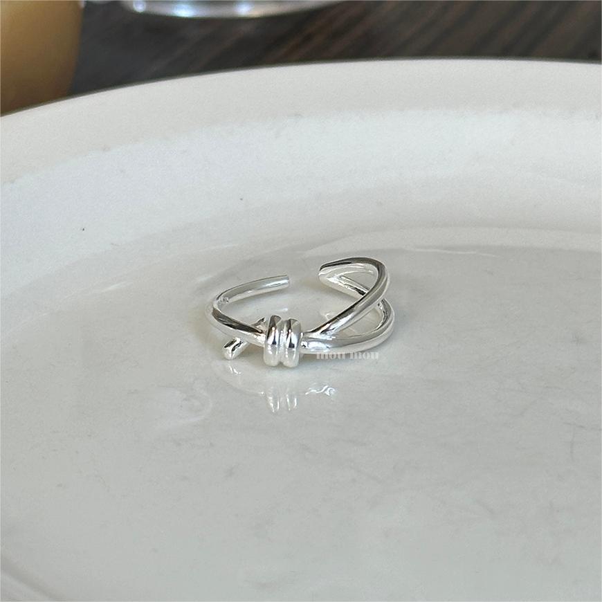 Anello tondo minimalista in argento sterling 925 con nodo per donna