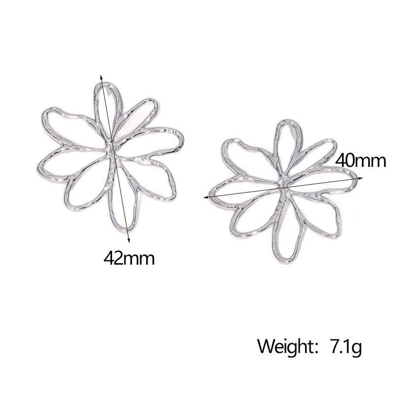 Natural Floral Hollow Design 18K Gold Plated Stainless Steel Stud Earrings for Women