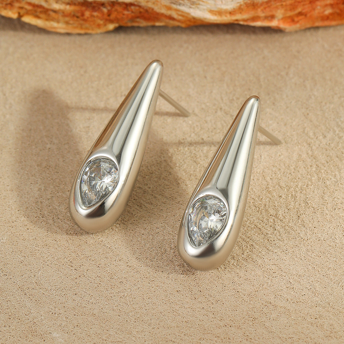 Aretes minimalistas geométricos de acero inoxidable con acento de circonita, joyería de moda galvanizada para mujer