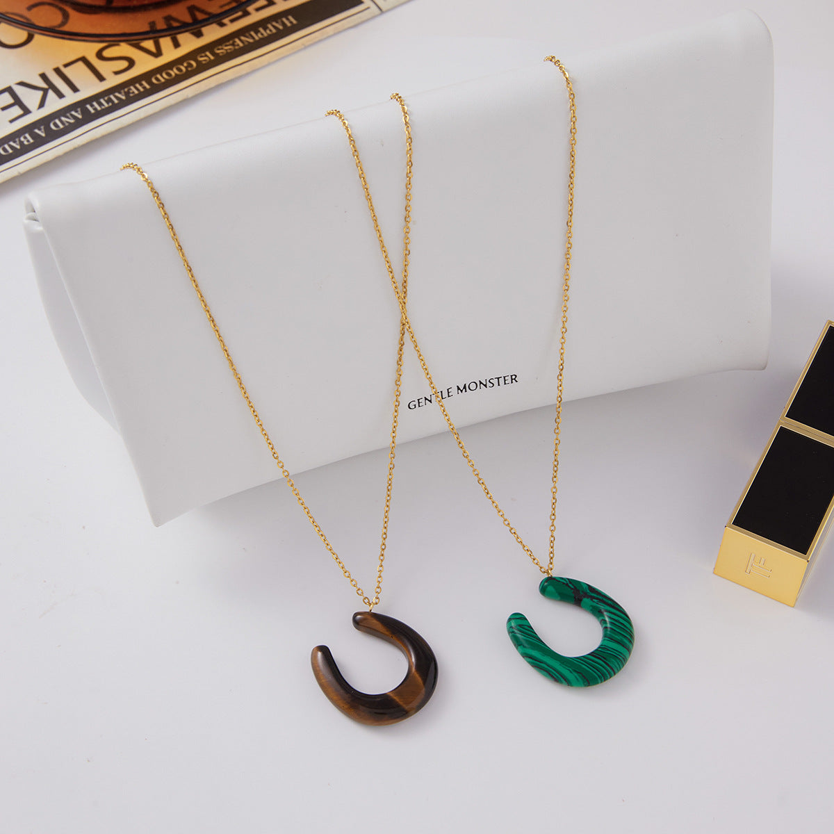 Collana con pendente a U in acciaio inossidabile placcato oro 18 carati con occhio di tigre, stile vintage, da donna