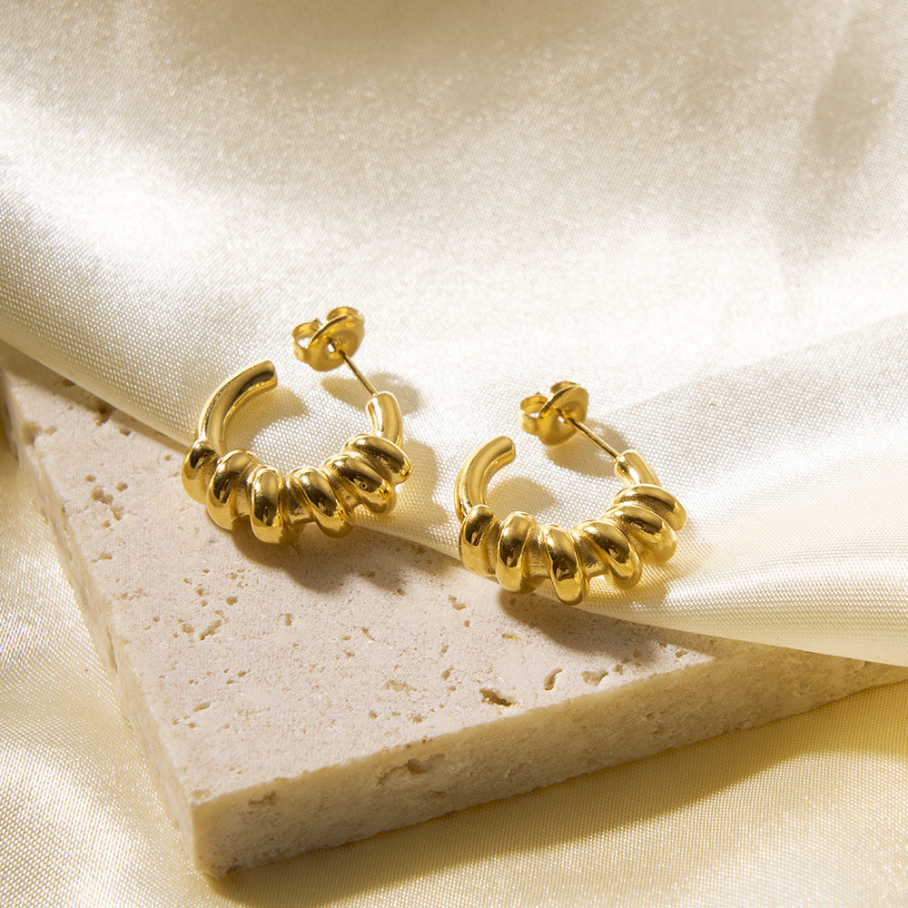 Minimalist Geometric Stainless Steel C-Shaped Hoop Earrings with 18K Gold Vacuum Plating for Women