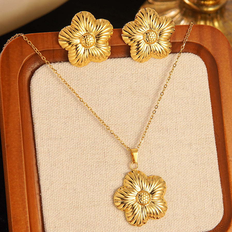 Set collana e orecchini a stella marina con fiocco conchiglia smaltato in acciaio inossidabile e titanio con catena a cavo per donna