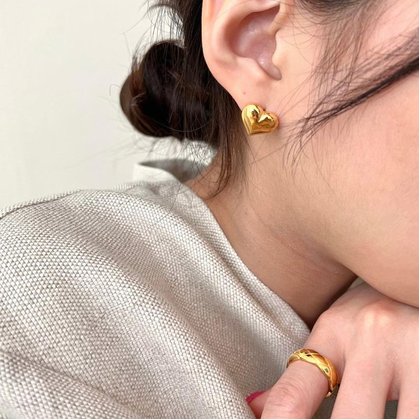 Dulces pendientes minimalistas de corazón de plata de ley 925 con acabado chapado