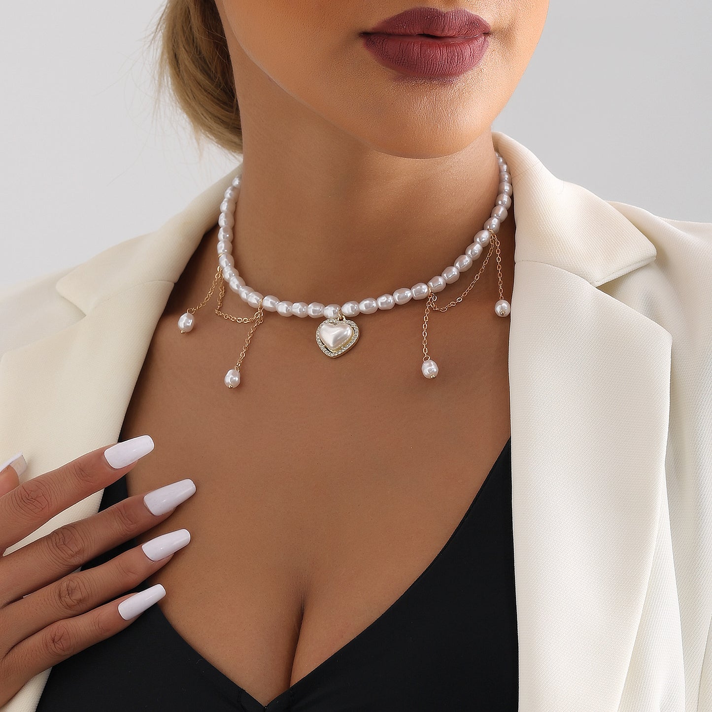 Retro French Style Heart-Shaped Imitation Pearl Pendant Necklace with Plated Alloy Accents for Women