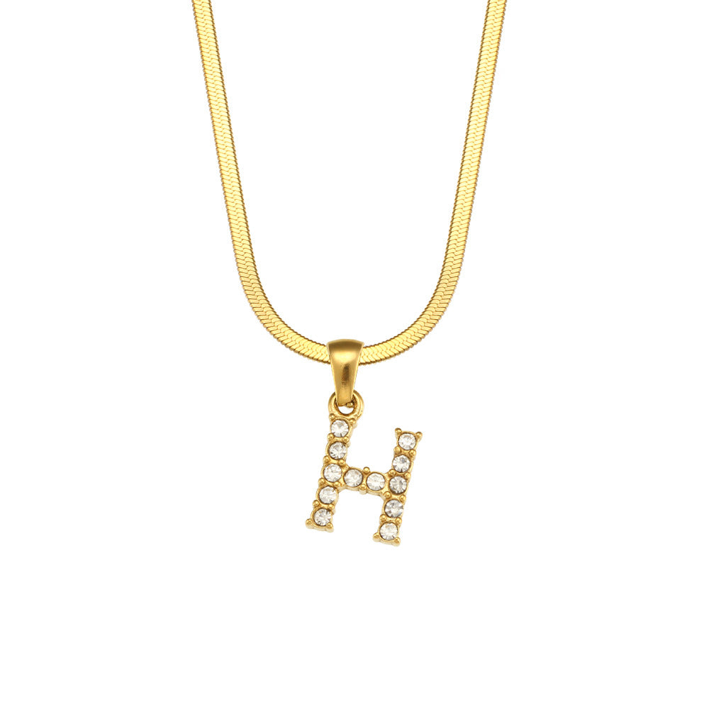 Collana Minimalista con Ciondolo a Lettera in Acciaio Inossidabile con Placcatura in Oro 18K e Zircone su Catena a Serpente Piatta per Donna