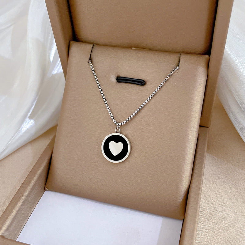 Collana minimalista a cuore color freddo in acciaio al titanio placcato oro per uomo e donna, gioielli con catena a locket