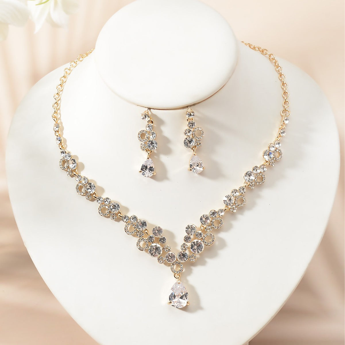 Luxury Elegant Cubic Zirconia Inlay Rhinestone Heart Teardrop Round Pendant Necklace and Earring Set for Women Wedding Party