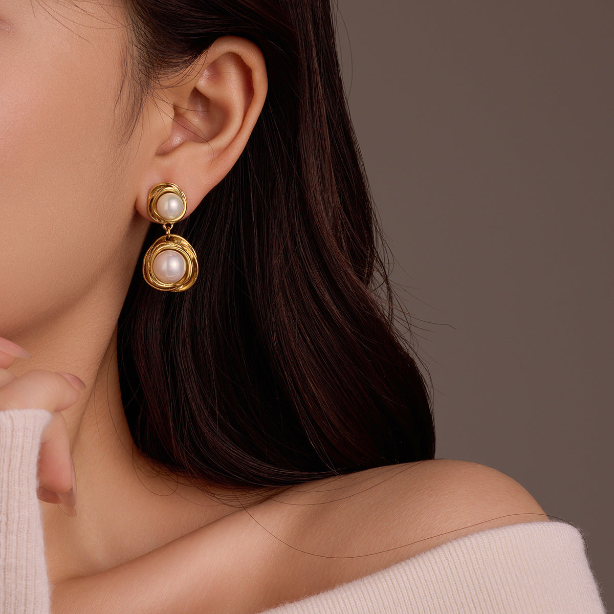 Orecchini tondi a spirale in acciaio inossidabile placcati oro 18 carati con perle intarsiate, stile vintage, da donna