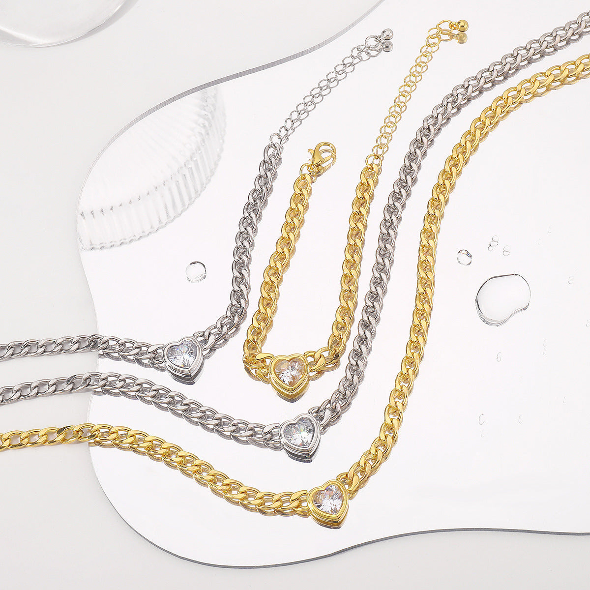 Bracciale Vintage in Lega a Cuore con Strass per Donna, Finitura Placcata, Design Geometrico Minimalista