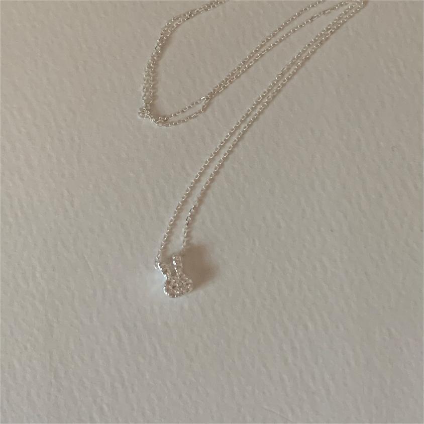 Collana con Ciondolo Coniglio Minimalista in Argento Sterling 925 con Finitura Placcata su Catena a Croce