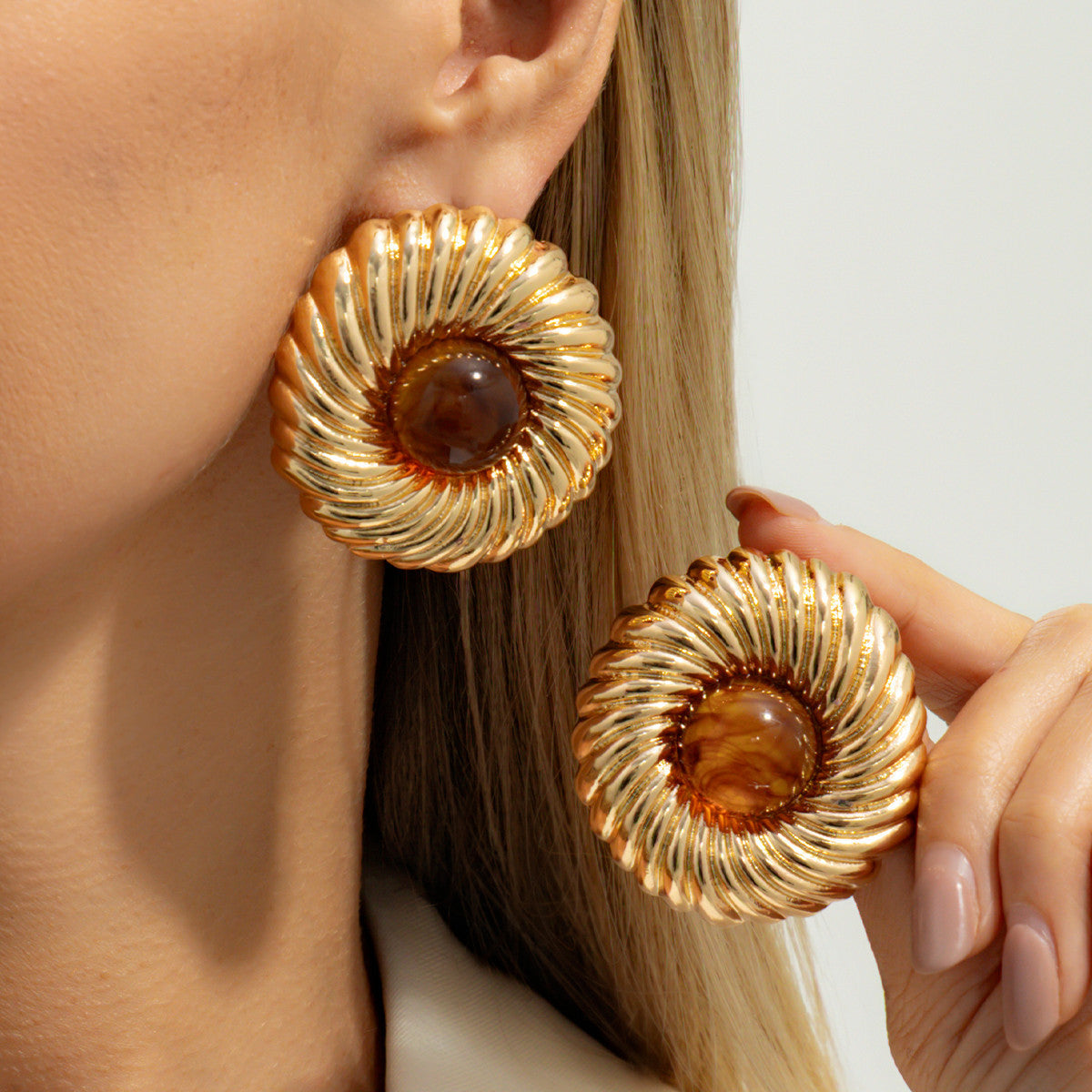 Minimalist Geometric Round Threaded Zinc Alloy Plated Earrings for Women