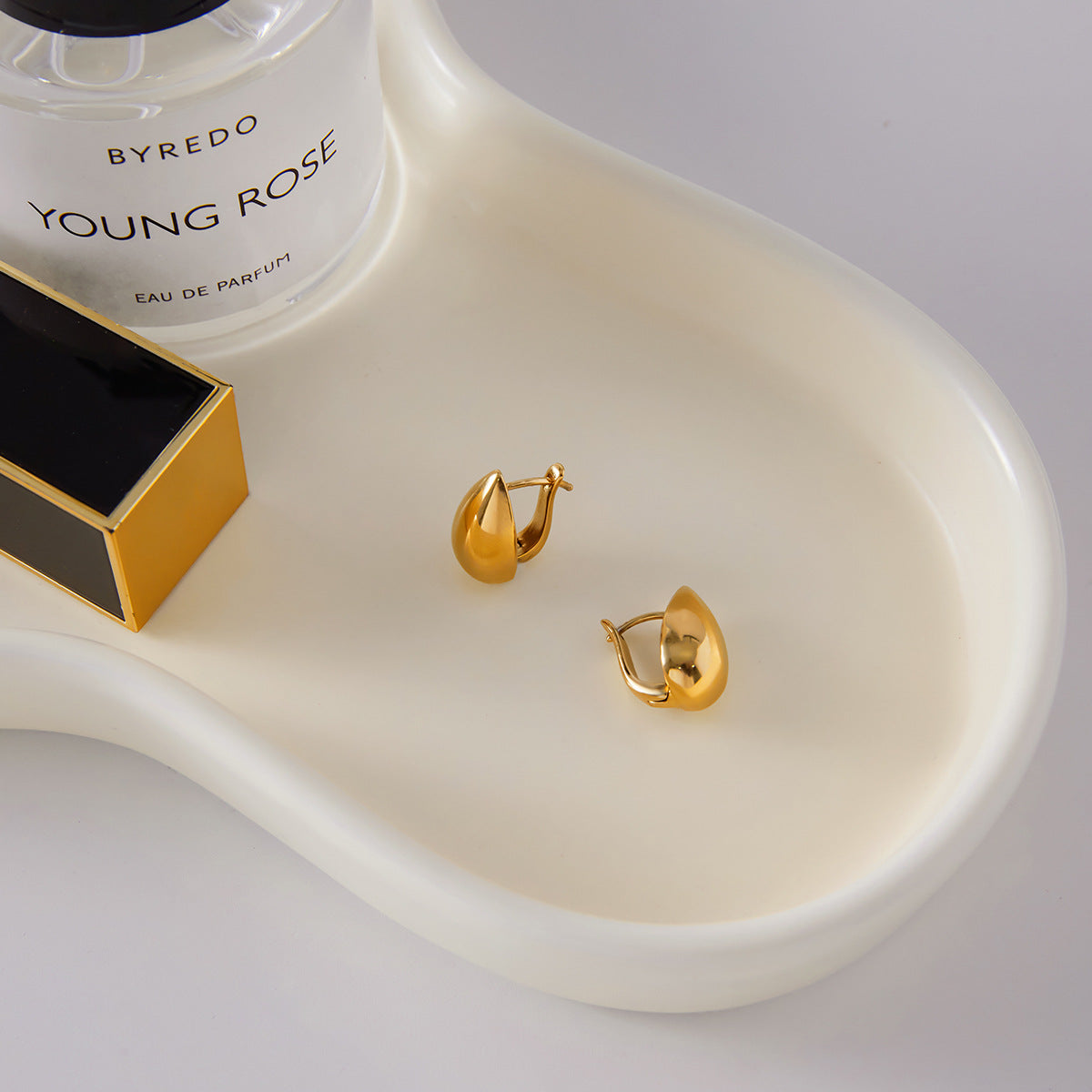 Pendientes de Acero Inoxidable con Forma de Gota de Agua Minimalista con Acabado Chapado para Mujer