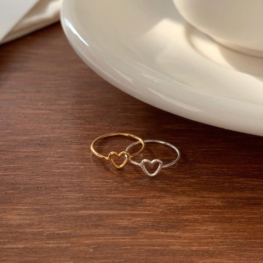Anello da donna minimalista a forma di cuore in argento sterling 925 con dettaglio quadrato smussato