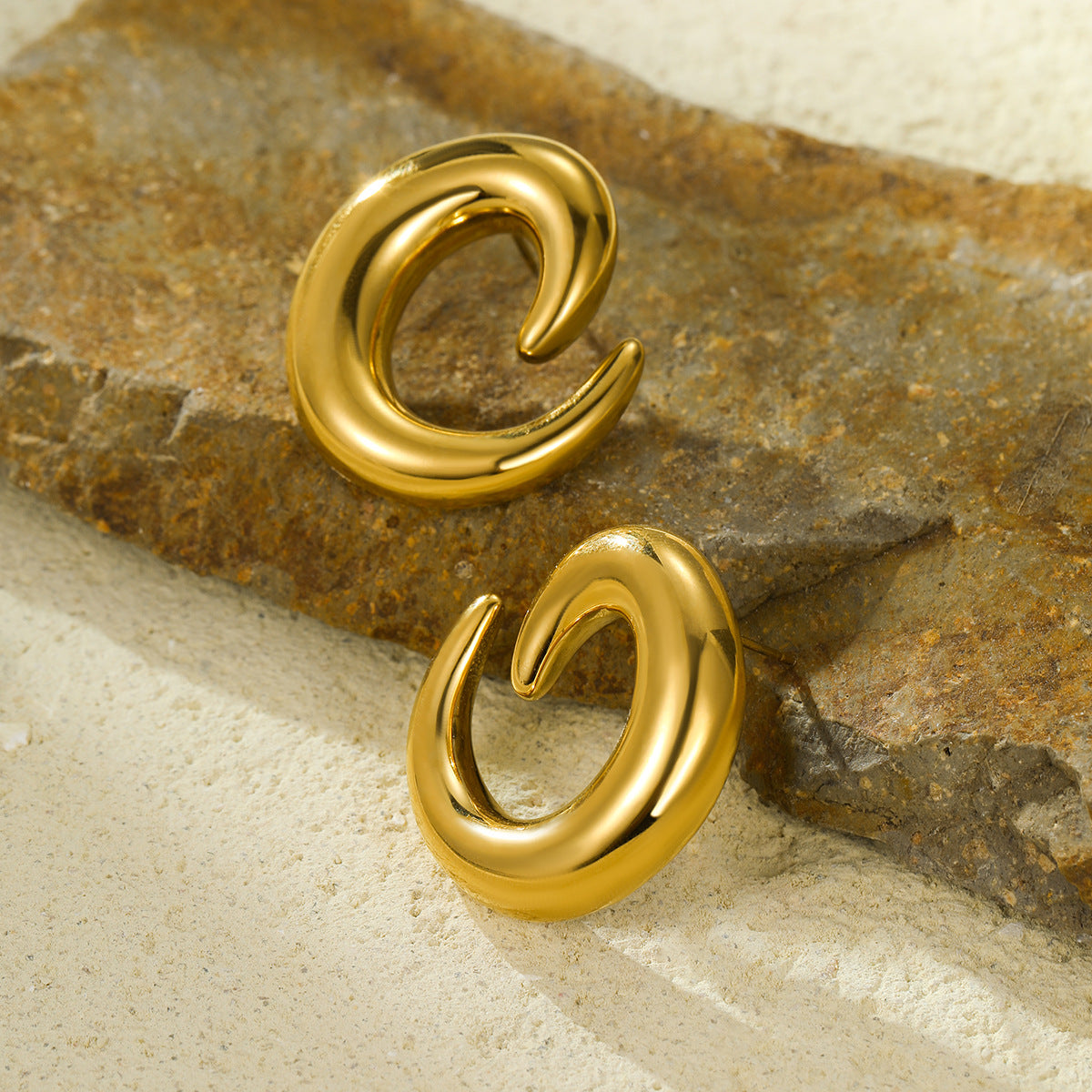 Orecchini a cerchio irregolari in acciaio inossidabile placcato oro 18K in stile vintage, ipoallergenici e resistenti allo sbiadimento
