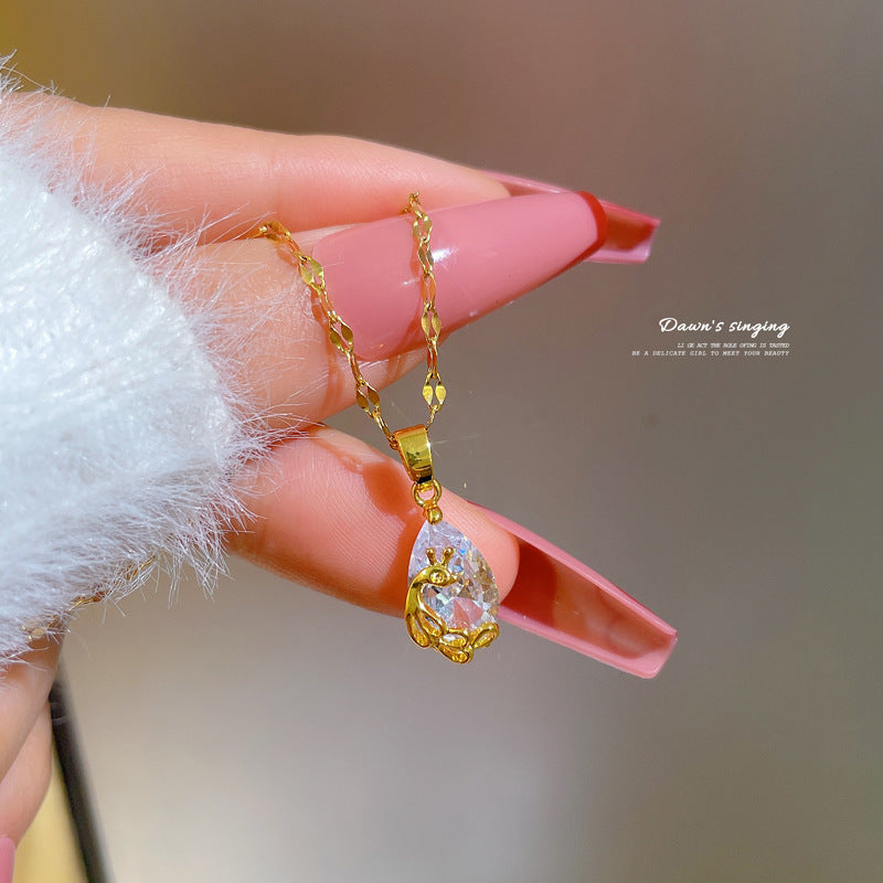 Collana con Pendente a Goccia d'Acqua a Fenice in Acciaio al Titanio di Lusso con Intarsio Completo di Strass, Design Minimalista di Ispirazione Coreana per Donna