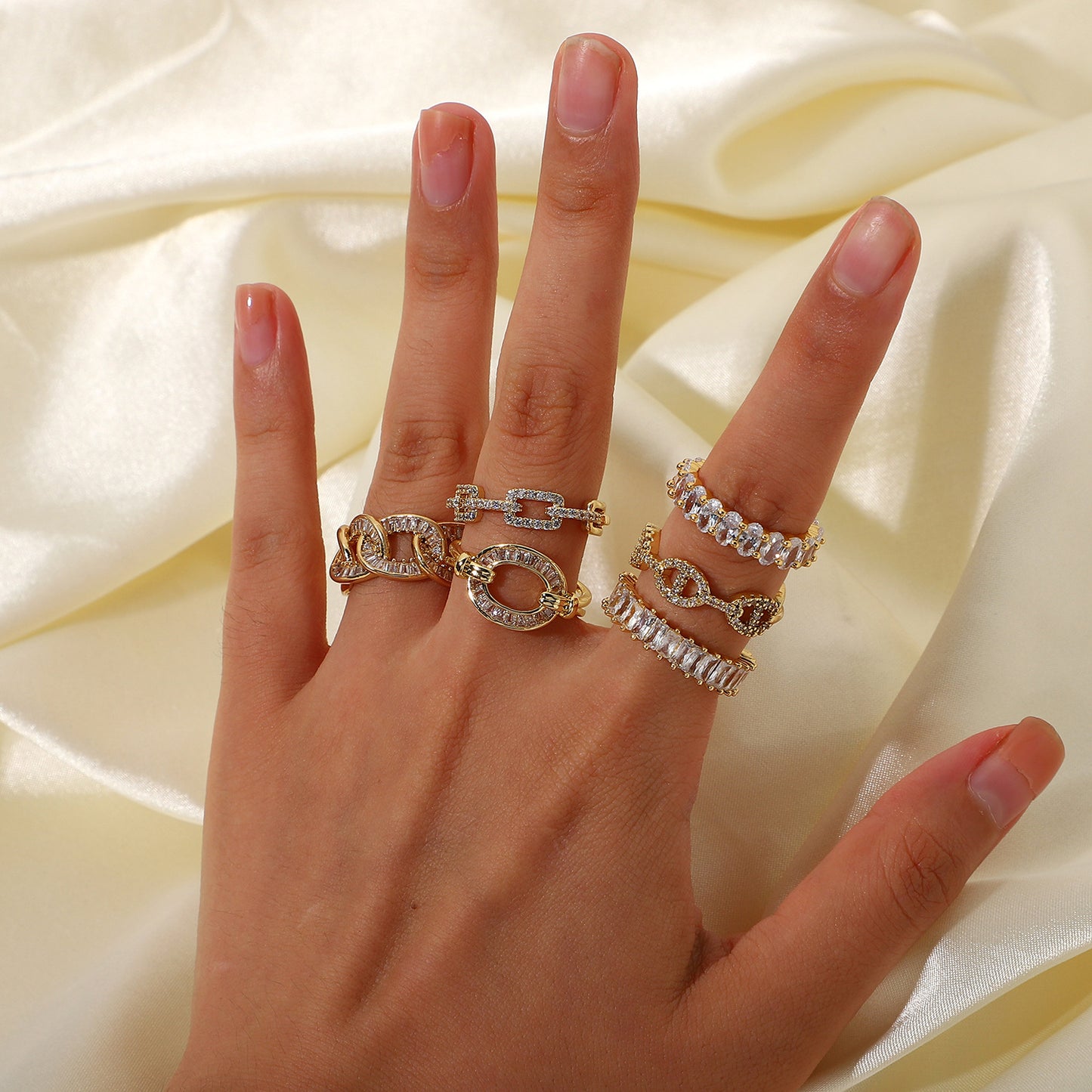 Anello da donna minimalista Boho in rame con intarsio di zirconi, fascia regolabile