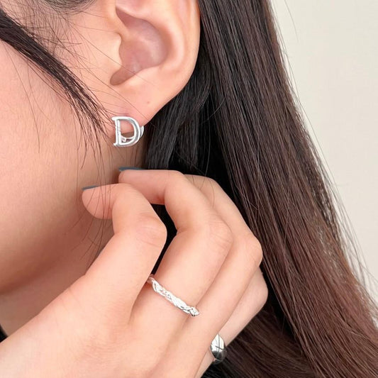 Pendientes de Letras Minimalistas para Mujer de Plata de Ley 925 con Baño de Oro