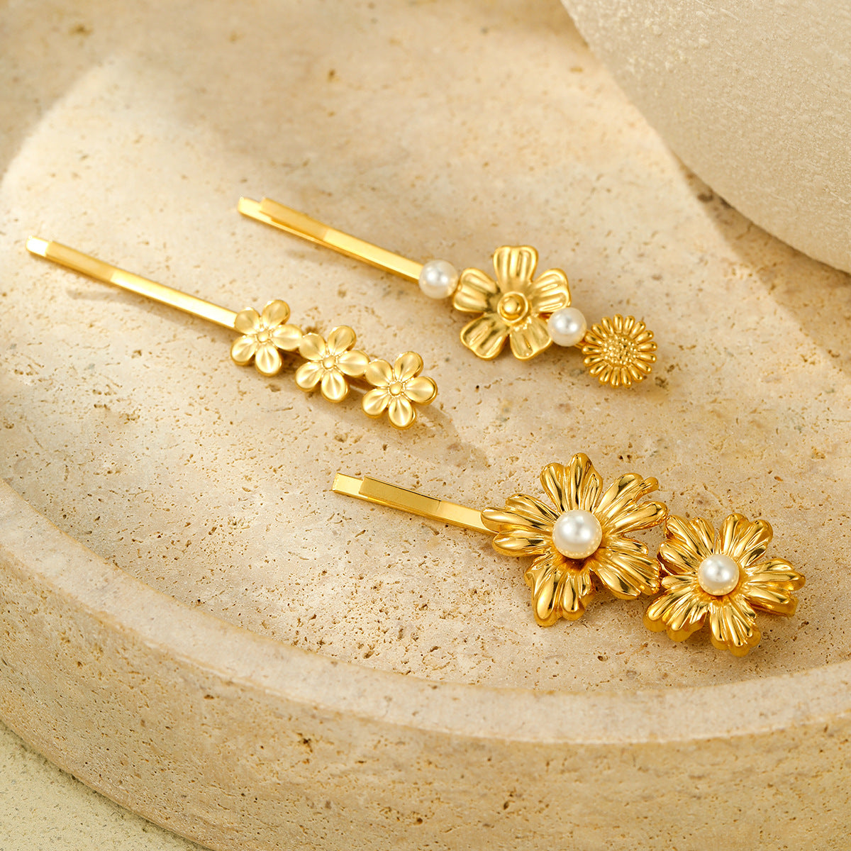 Elegant Floral Hair Clip for Women Made of Stainless Steel with Pearl Inlay, Minimalist Bar Style Hair Accessory
