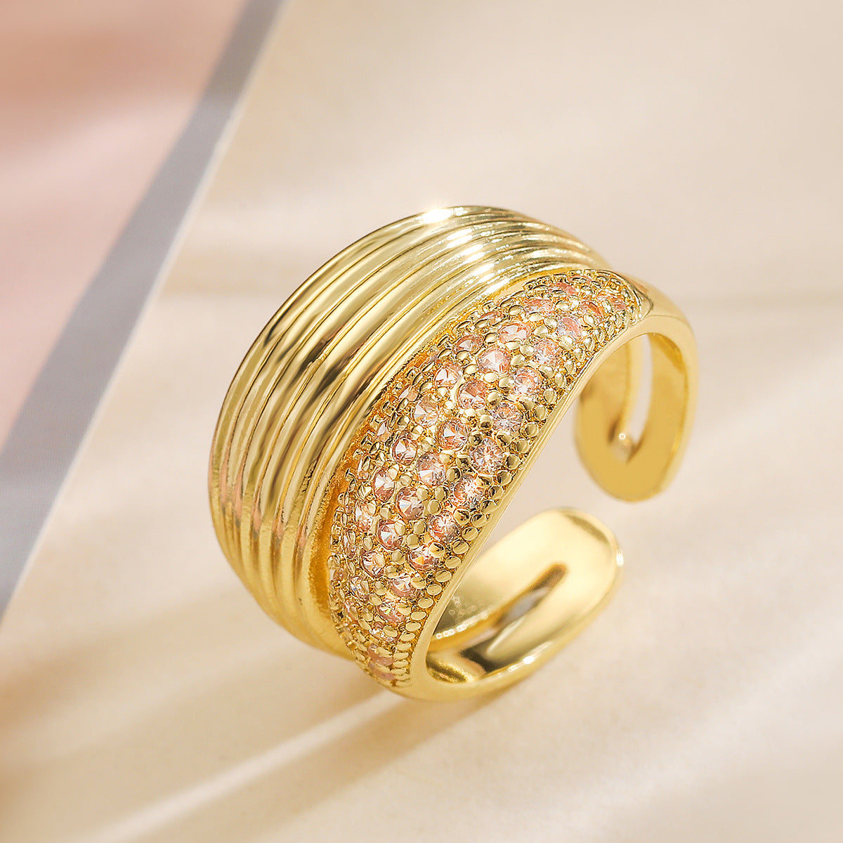 Anello aperto da donna punk vintage geometrico in rame placcato oro 18K con intarsio di zirconi