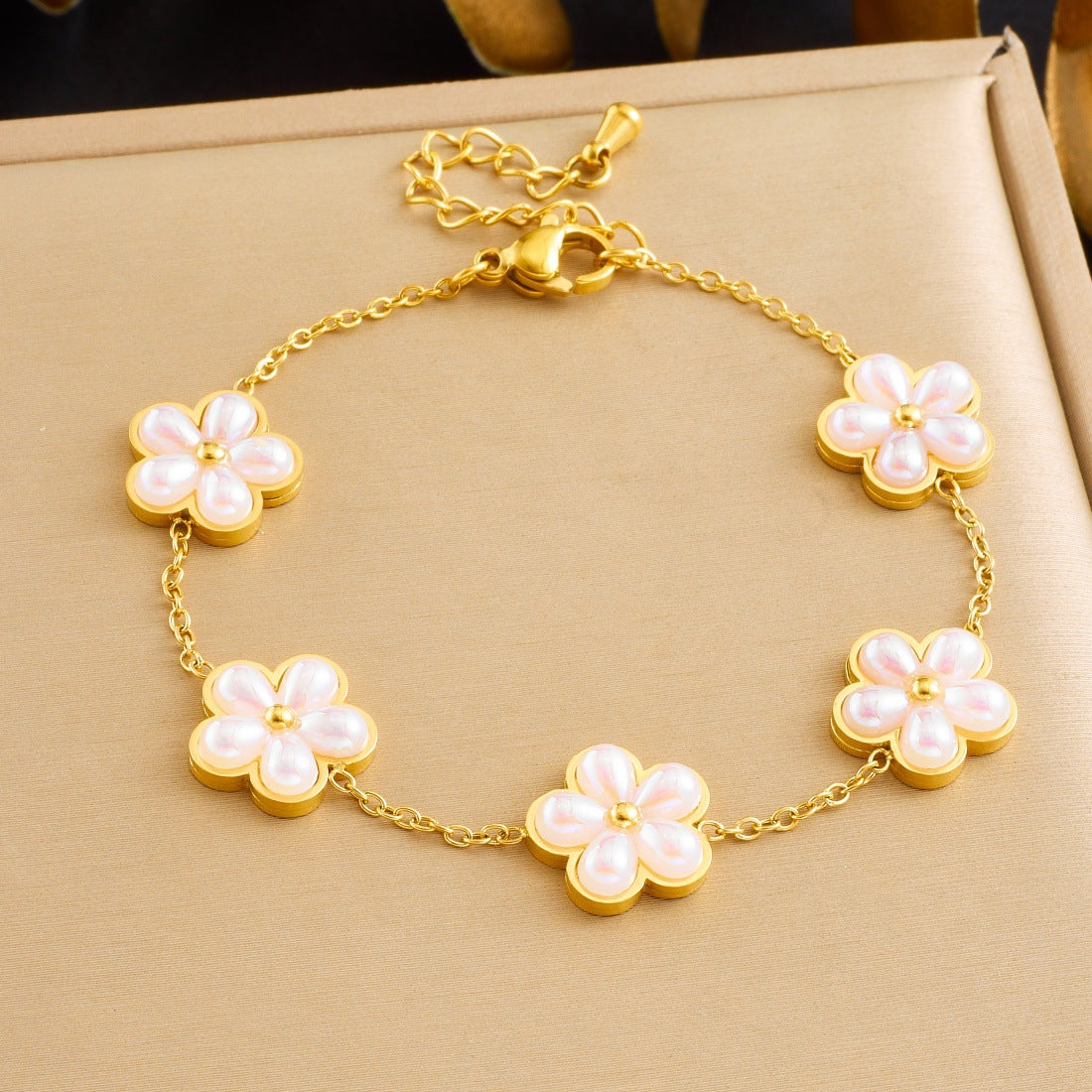 Sweet Minimalist Gold Plated Stainless Steel Floral Pearl Bracelet