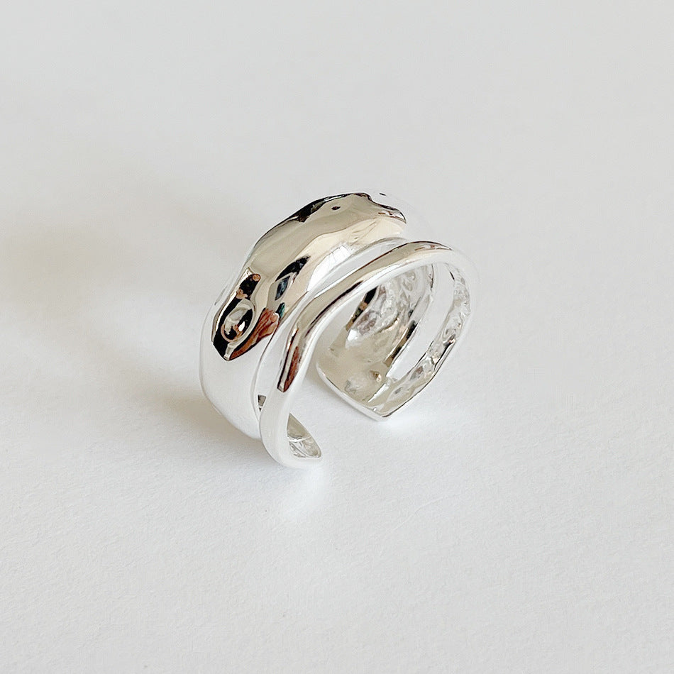 Anello da donna minimalista irregolare in argento a doppia trama, in argento sterling 925 con dettaglio di superficie concava-convessa