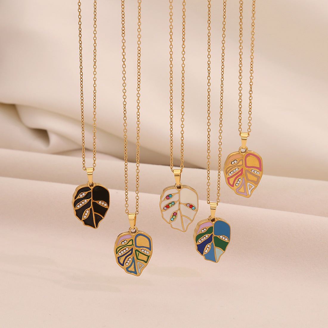 Fashion Minimalist Leaf Pendant Necklace in Stainless Steel with O-Chain for Women
