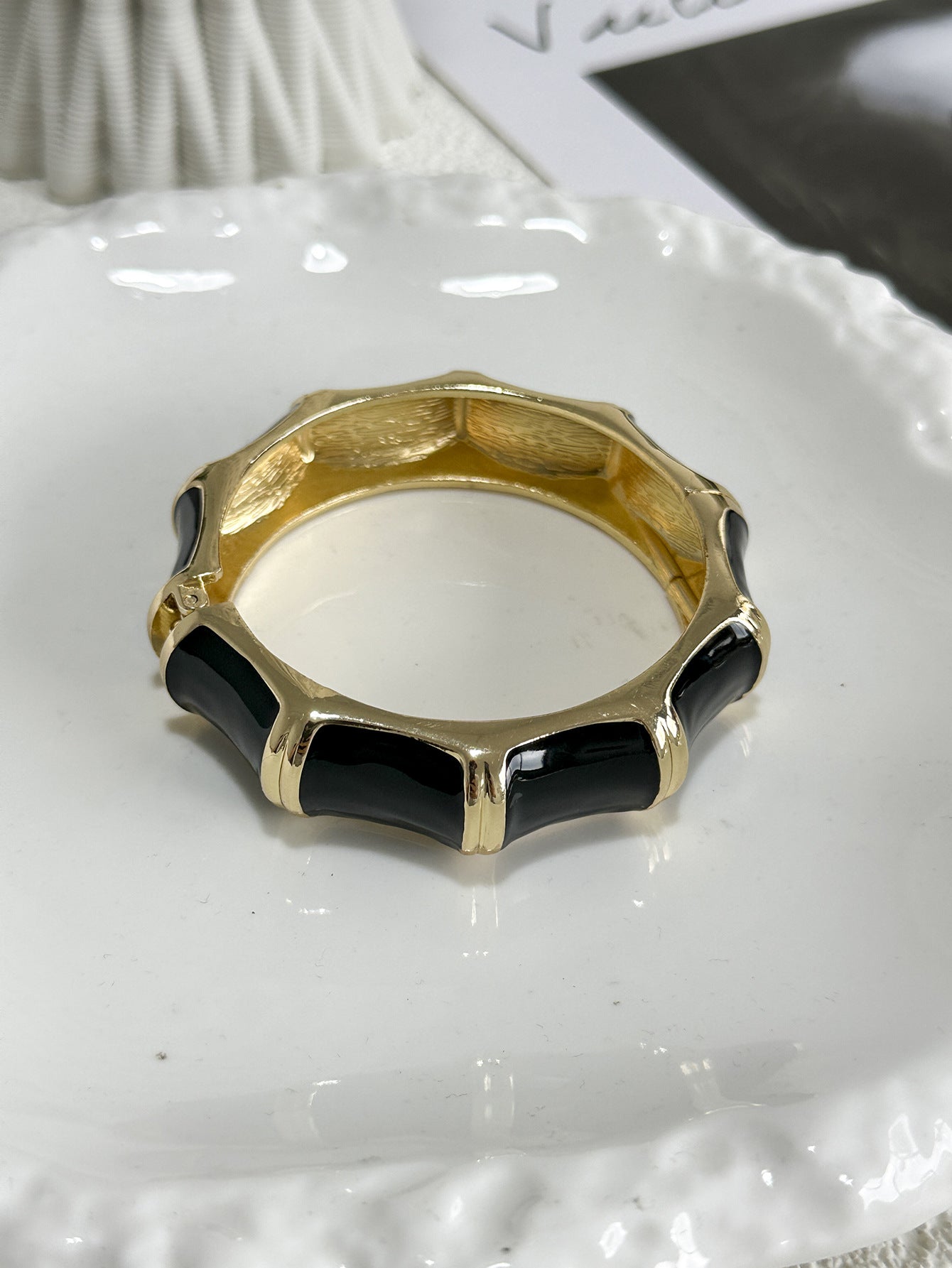 Bracciale vintage in lega smaltata geometrica