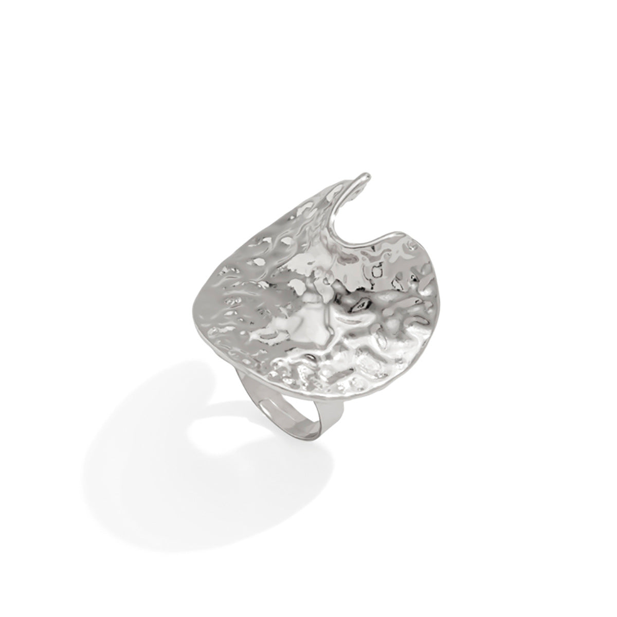 Anello aperto geometrico irregolare da donna con intarsio in perle imitate e finitura placcata