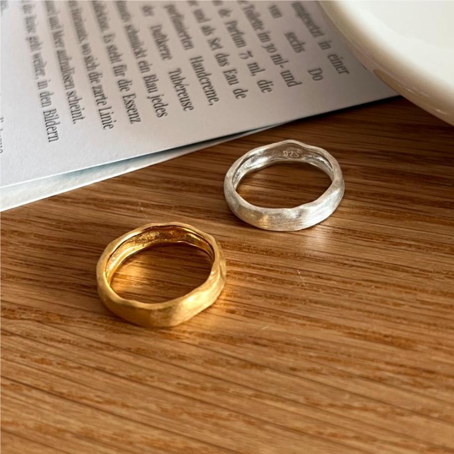 Precioso anillo de plata de ley 925 con baño mate geométrico floral para mujer