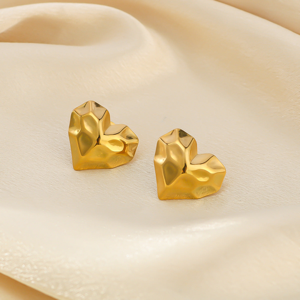 INS-Inspired Geometric Heart-Shaped Stainless Steel Earrings with 18K Gold Plating and Polished Symmetrical Finish
