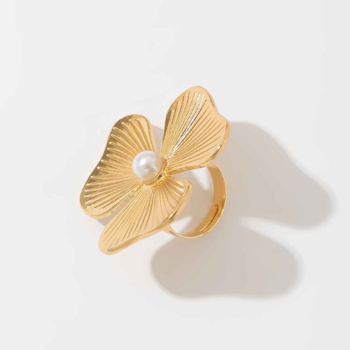 Minimalist Plated Alloy Floral Pearl Geometric Round Ring Set for Women