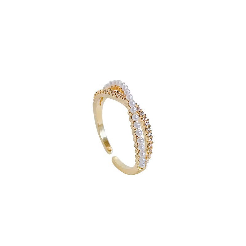 Anello Minimalista con Perle e Croce da Donna in Rame con Finitura Placcata e Design a Lettera
