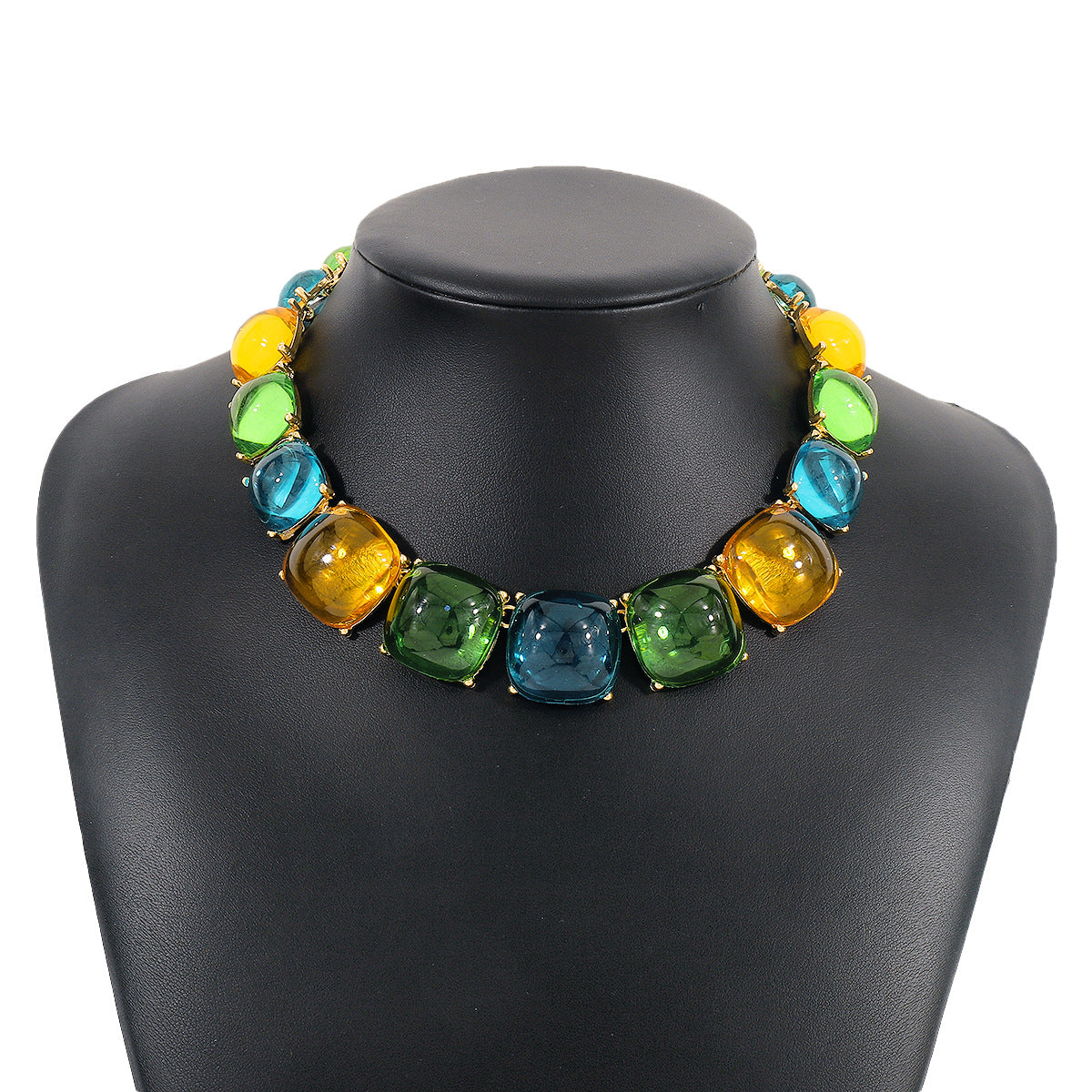 Conjunto de gargantilla geométrica acrílica dulce y atrevida con pendientes a juego para mujer