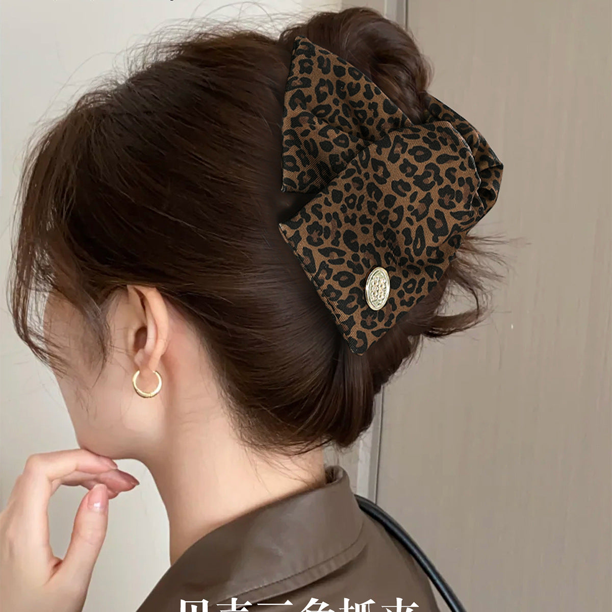 Fermaglio per Capelli Triangolare di Lusso in Acrilico e Tessuto Stile Retrò per Donna con Finitura Artigianale
