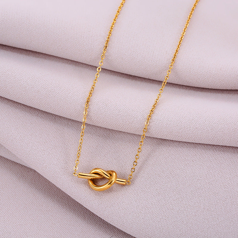 Minimalist Retro Knot Pendant Necklace for Women Titanium Steel Plated Clavicle Chain with Irregular Shape Design