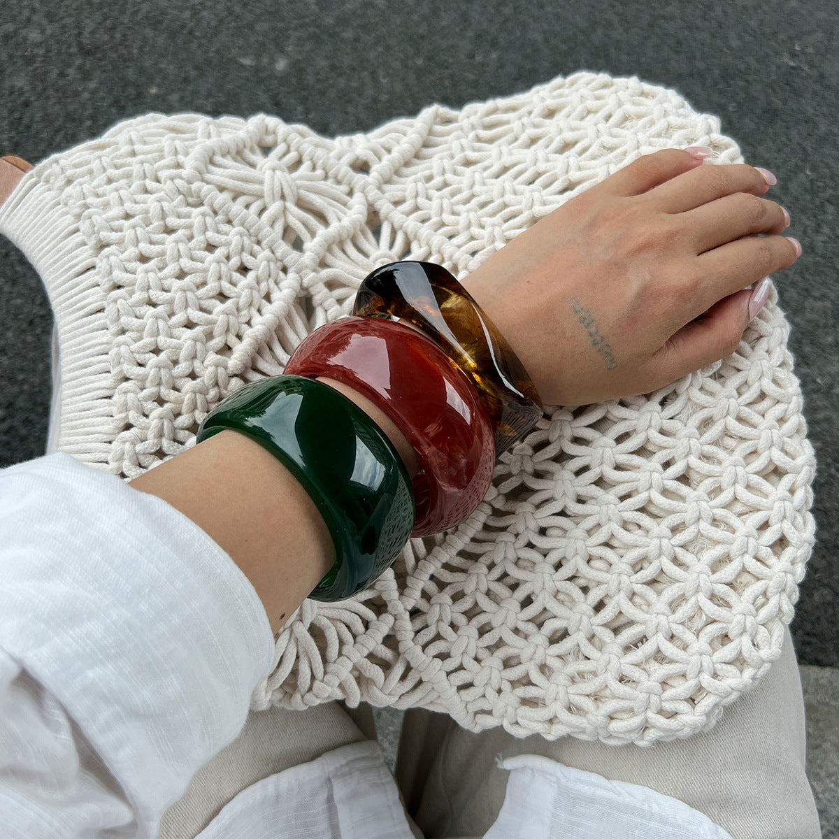 Vintage French Style Geometric Round Gradient Resin Wide Cuff Bracelet for Women