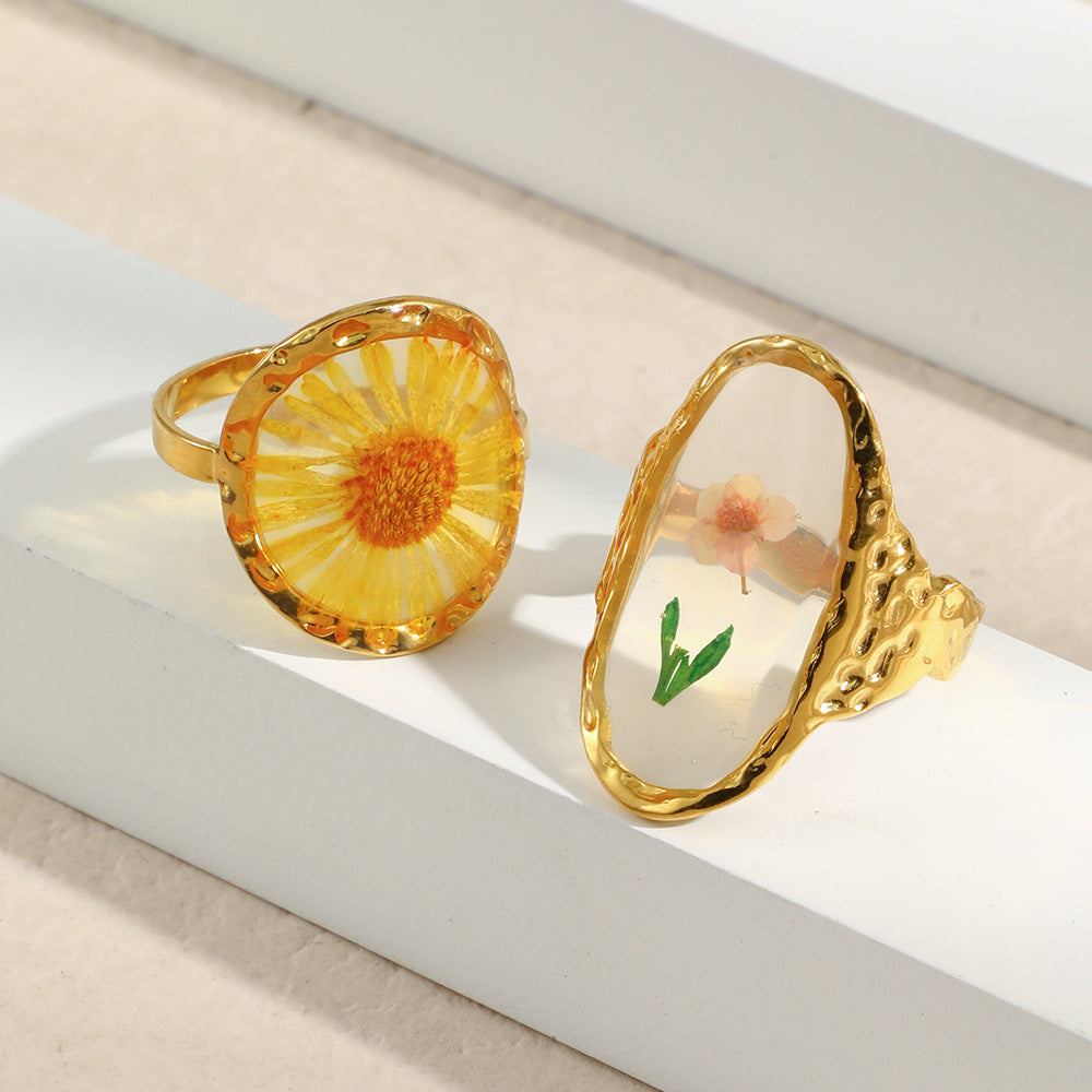 Anello Ovale a Margherita Minimalista da Donna in Acciaio Inossidabile con Placcatura Oro 18K e Finitura Smaltata