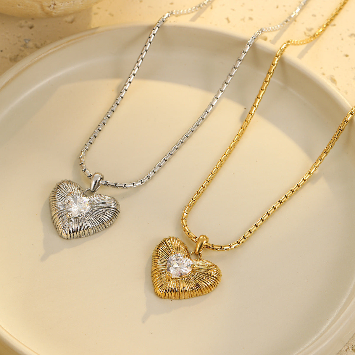 Collana alla Moda con Ciondolo a Cuore in Zircone Colorato in Acciaio Inossidabile Placcato per Donna