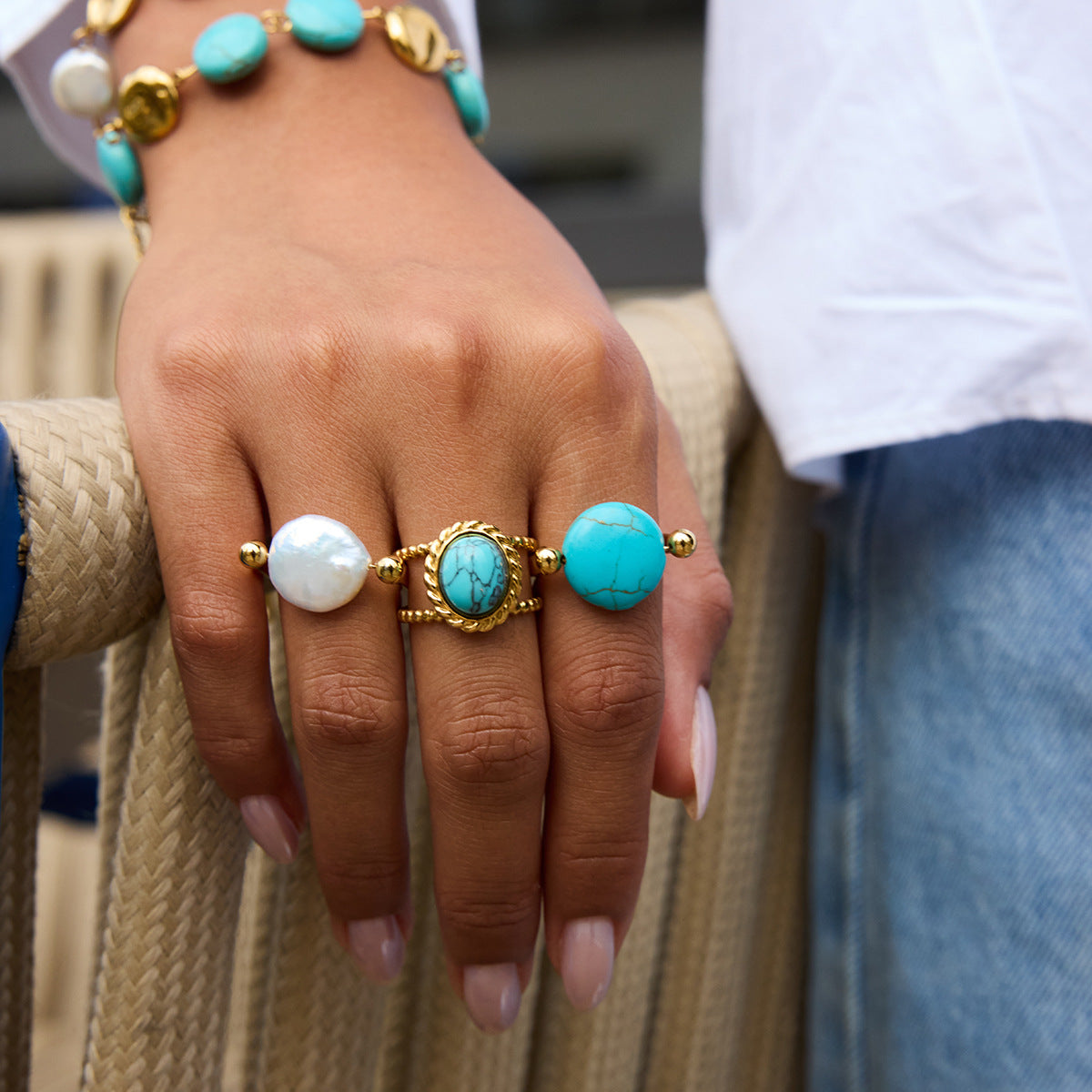 Pulsera Geométrica de Acero Inoxidable con Acentos de Turquesa para Mujer, Accesorio de Moda de Lujo Minimalista