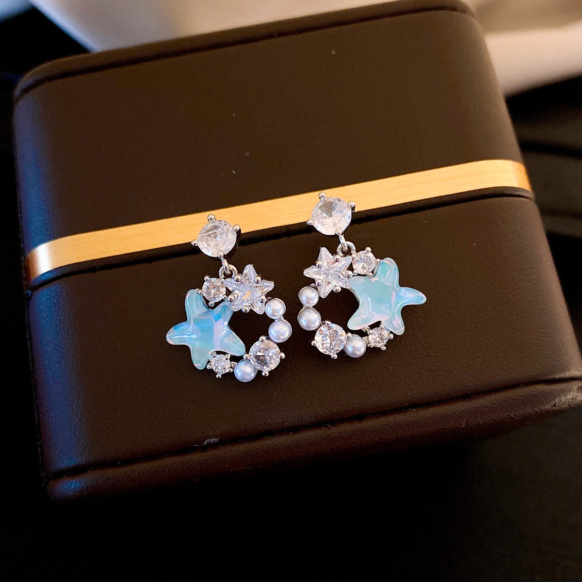 Pendientes de perlas geométricos para mujer con detalles de circonitas, postes de acero galvanizado, estilo retro lujoso y elegante para otoño e invierno