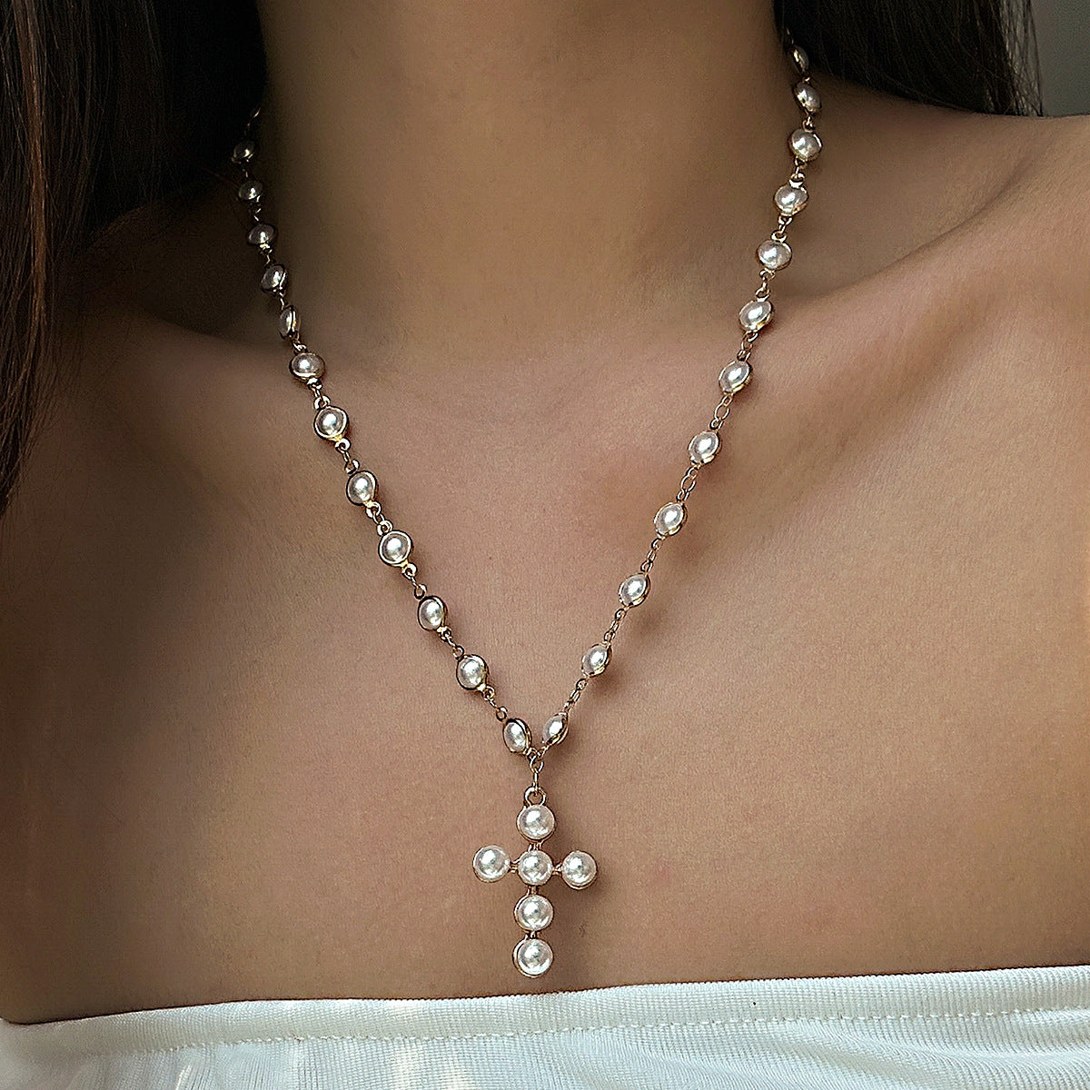 Collana con ciondolo a croce geometrica minimalista da donna in lega con finitura galvanizzata