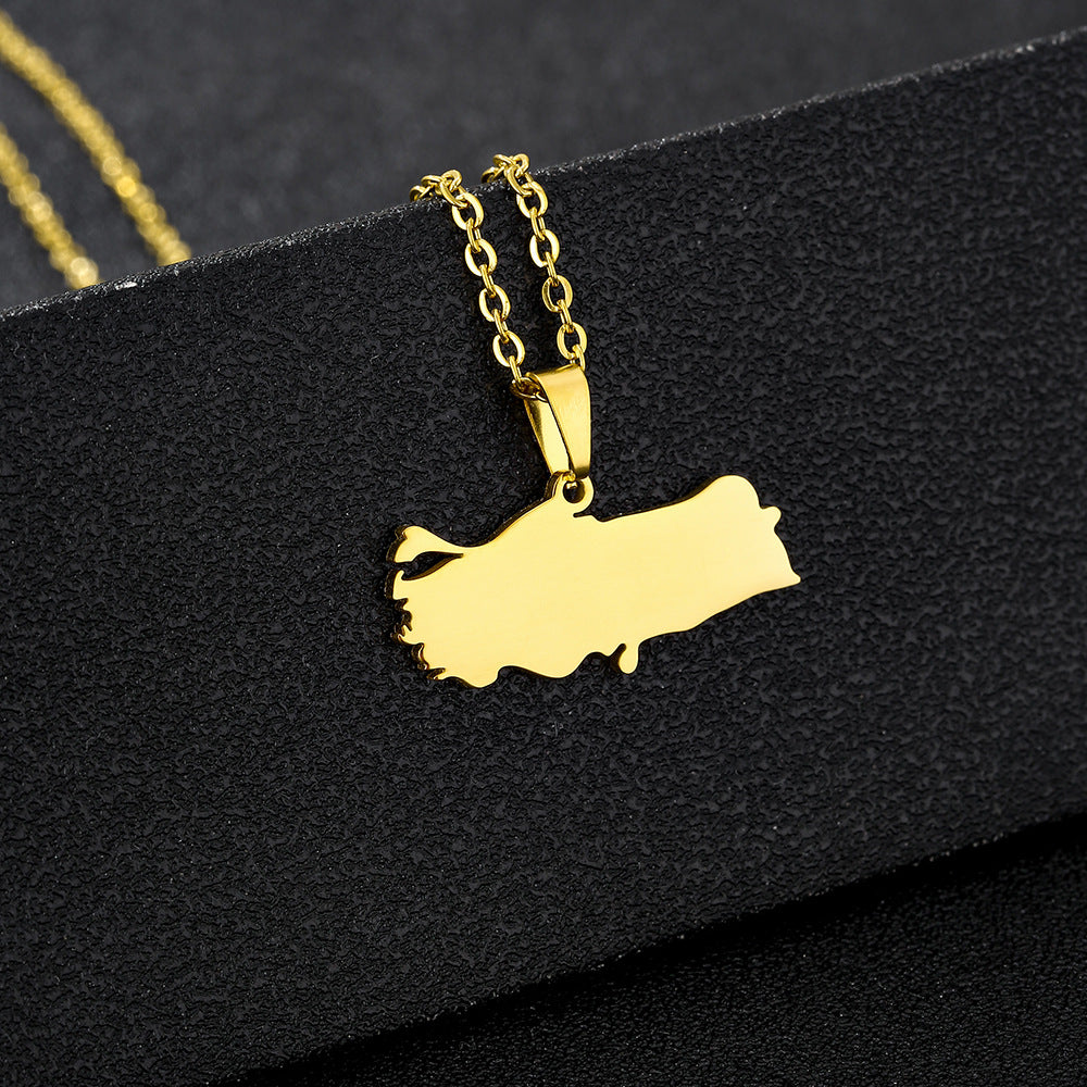 Elegante collana a pendente geometrico in acciaio inossidabile da donna con finitura placcata e catena a maglie forzate
