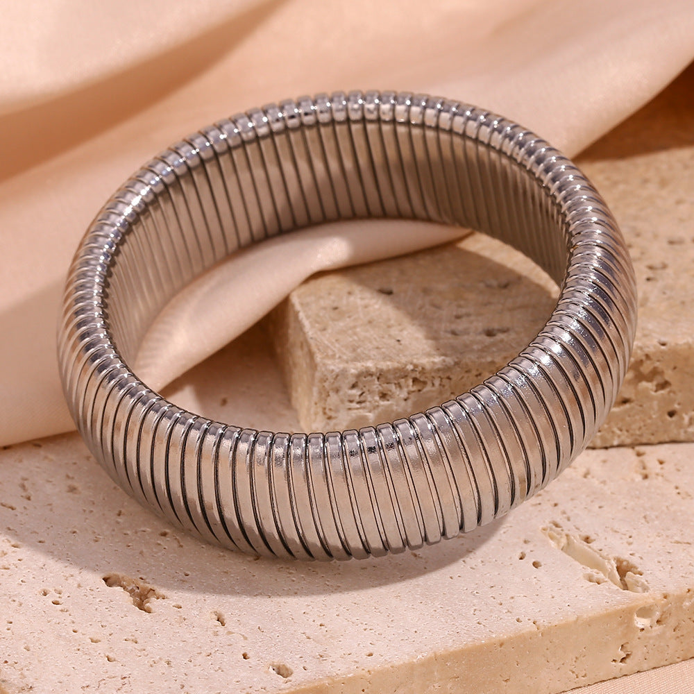 Bracciale Minimalista Geometrico in Acciaio Titanio Placcato Oro 18K con Catena Serpente Elastica da Donna
