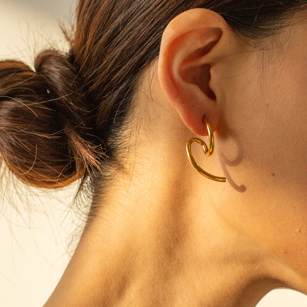 Orecchini geometrici minimalisti in acciaio inossidabile con placcatura in oro 18 carati e finitura opaca da donna