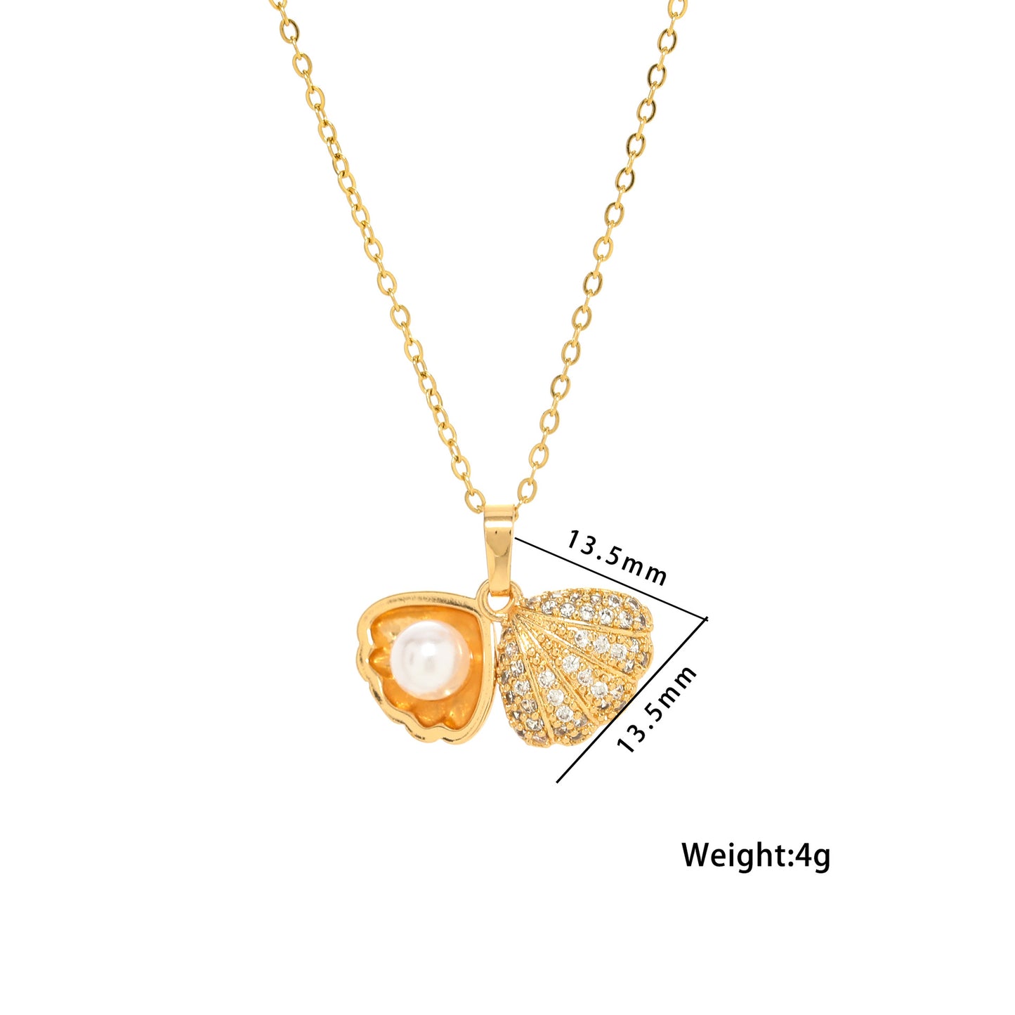 Collana da Donna con Ciondolo a Conchiglia a Ventaglio in Acciaio al Titanio, con Intarsi di Strass e Finitura Placcata