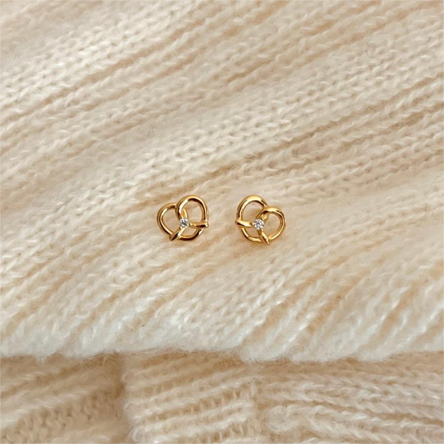 Minimalist Heart-Shaped 925 Sterling Silver Zircon Stud Earrings with Plated Finish