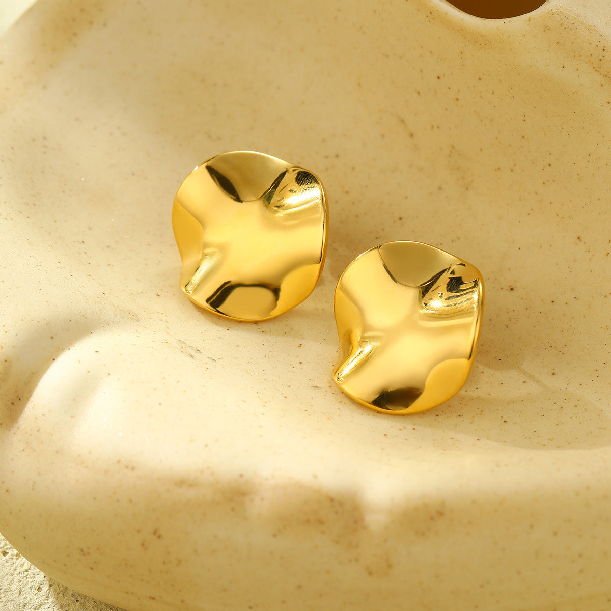 Pendientes vintage geométricos de titanio y acero para mujer con superficie texturizada lisa e irregular y chapado antideslustre