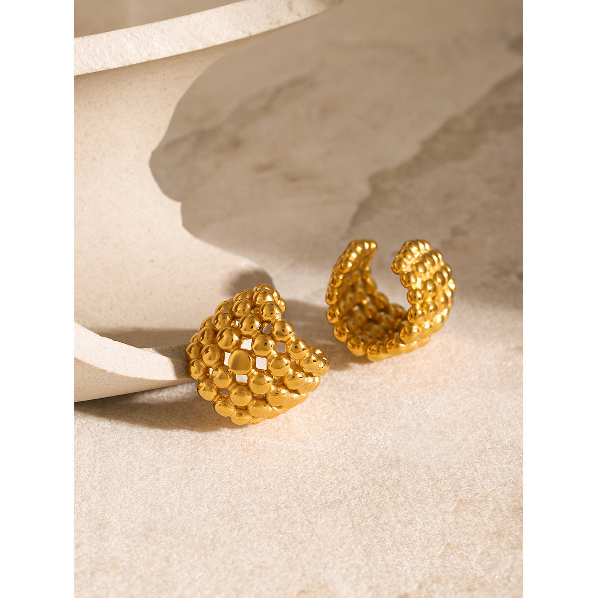 18K Gold Plated Stainless Steel Smooth Bead Honeycomb Clip Earrings for Women Instagram Style Minimalist Geometric Fashion Ear Clips