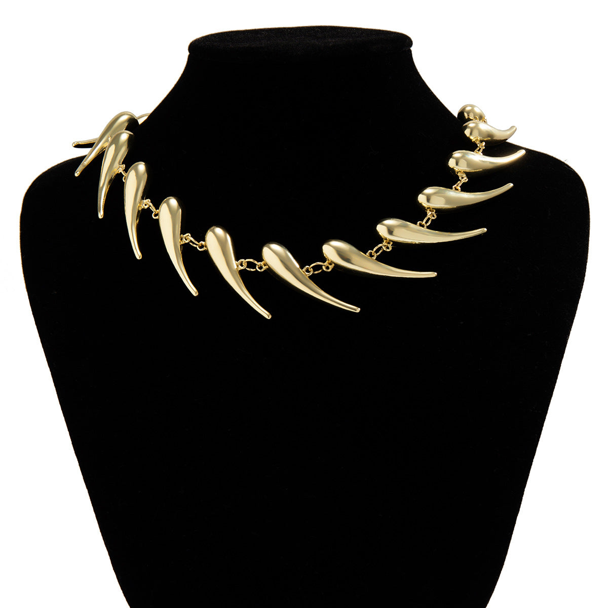 Edgy Geometric Teardrop Pendant Necklace for Women Alloy Chain with Plated Finish